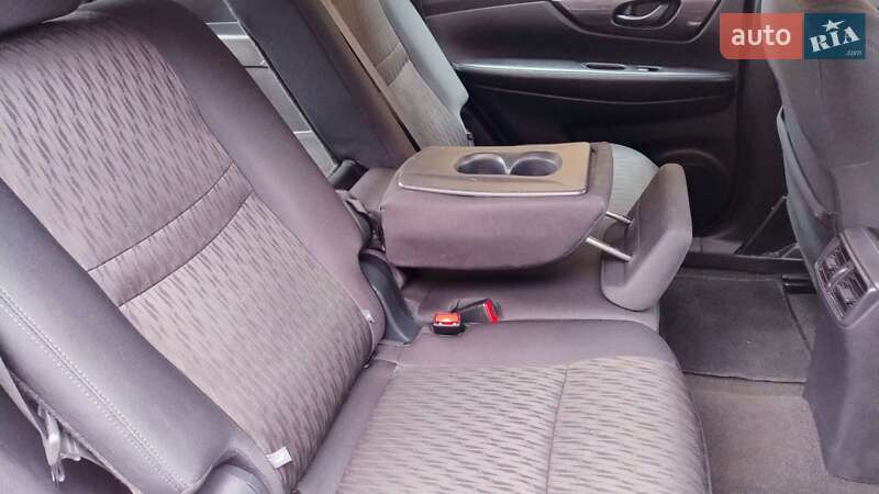 Внедорожник / Кроссовер Nissan Rogue 2019 в Ровно