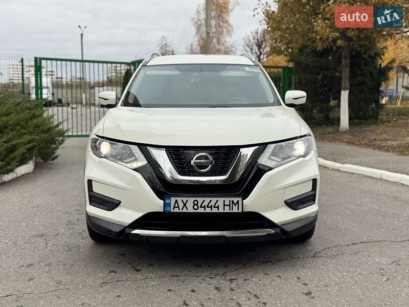 Внедорожник / Кроссовер Nissan Rogue 2017 в Харькове