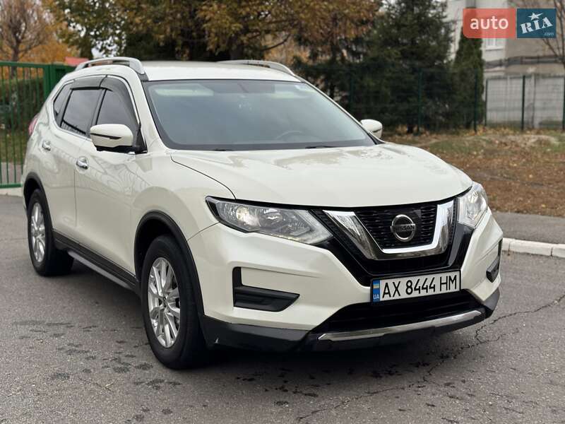 Внедорожник / Кроссовер Nissan Rogue 2017 в Харькове