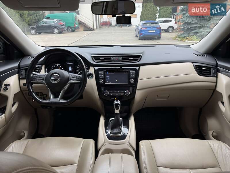 Внедорожник / Кроссовер Nissan Rogue 2017 в Харькове