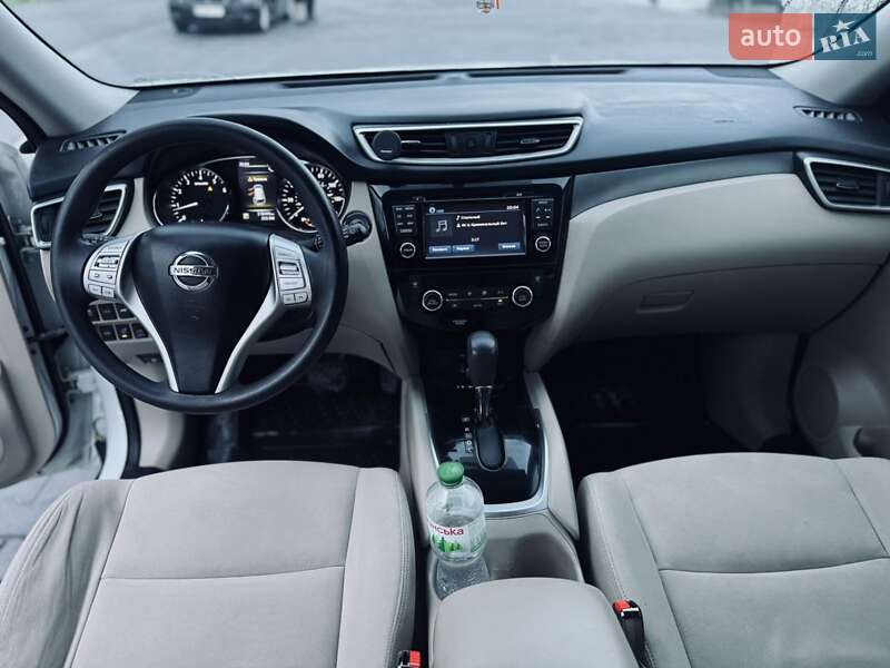 Позашляховик / Кросовер Nissan Rogue 2016 в Полтаві