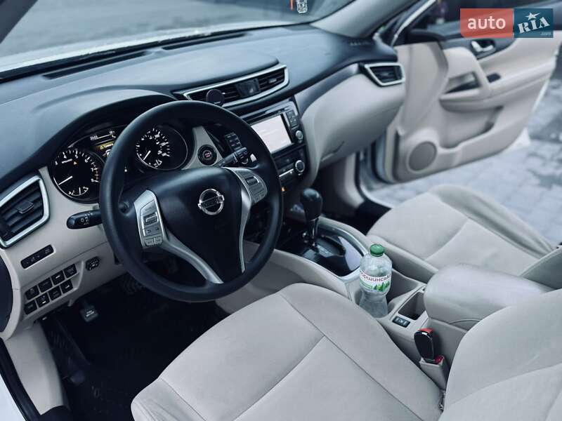 Позашляховик / Кросовер Nissan Rogue 2016 в Полтаві