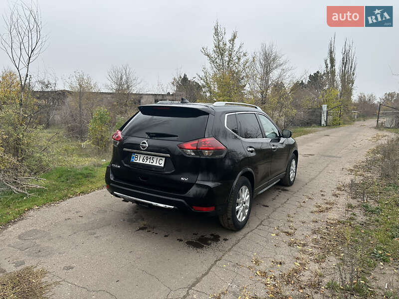 Внедорожник / Кроссовер Nissan Rogue 2017 в Кривом Роге