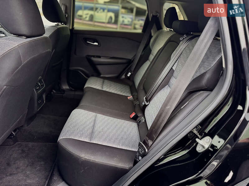 Внедорожник / Кроссовер Nissan Rogue 2023 в Самборе