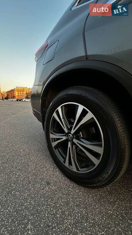 Позашляховик / Кросовер Nissan Rogue 2017 в Харкові