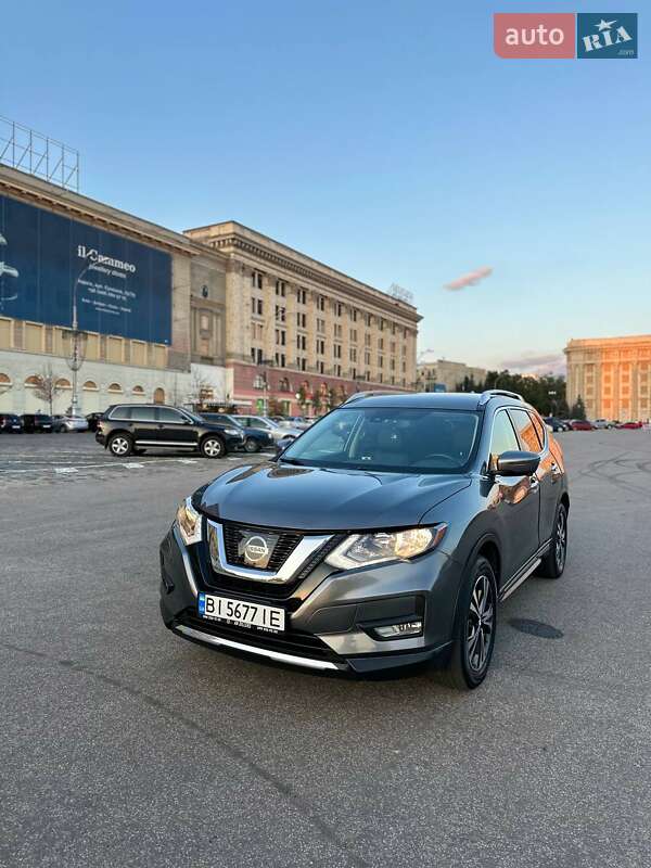 Позашляховик / Кросовер Nissan Rogue 2017 в Харкові
