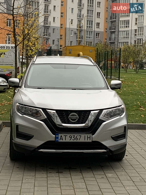 Внедорожник / Кроссовер Nissan Rogue 2017 в Ивано-Франковске