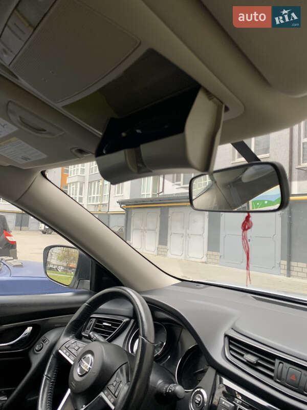 Внедорожник / Кроссовер Nissan Rogue 2017 в Ивано-Франковске