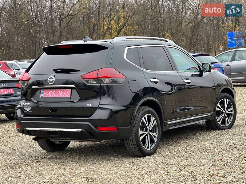Внедорожник / Кроссовер Nissan Rogue 2018 в Стрые