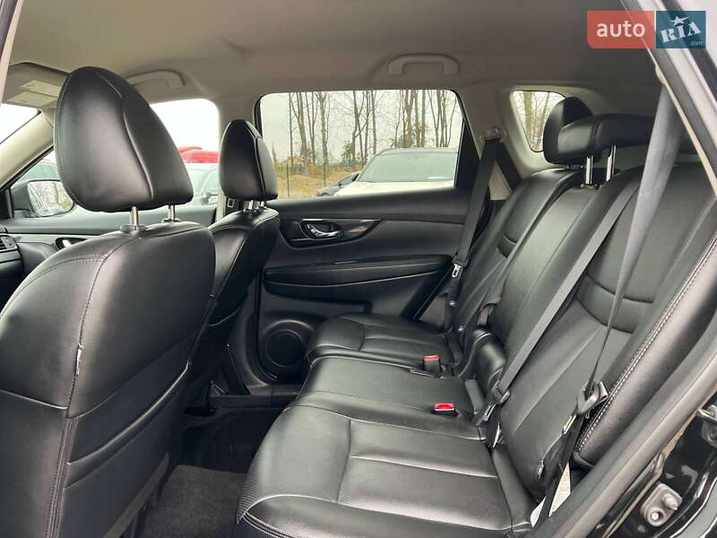 Внедорожник / Кроссовер Nissan Rogue 2018 в Стрые