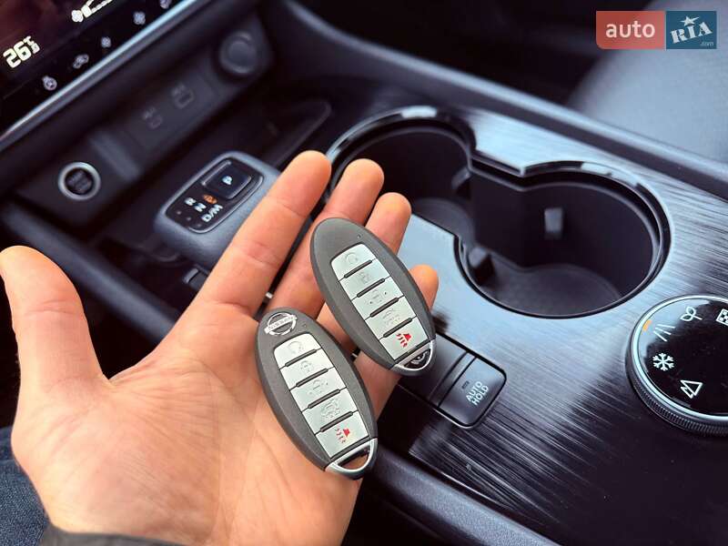 Внедорожник / Кроссовер Nissan Rogue 2021 в Харькове