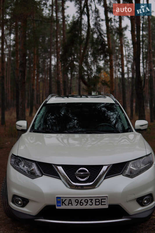 Внедорожник / Кроссовер Nissan Rogue 2016 в Киеве