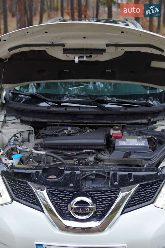 Внедорожник / Кроссовер Nissan Rogue 2016 в Киеве