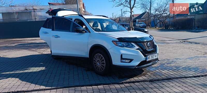 Внедорожник / Кроссовер Nissan Rogue 2018 в Новомосковске