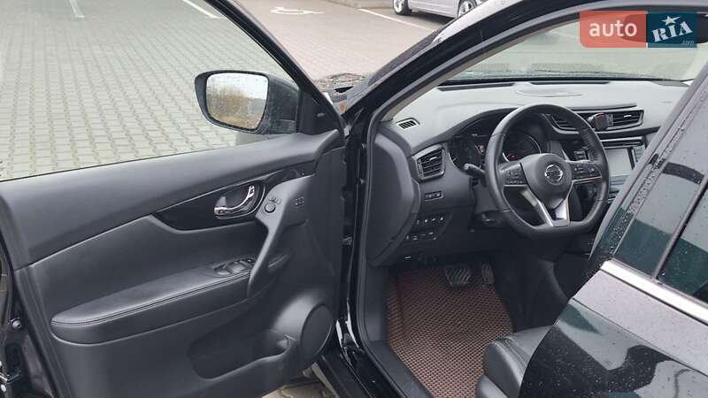 Внедорожник / Кроссовер Nissan Rogue 2020 в Львове