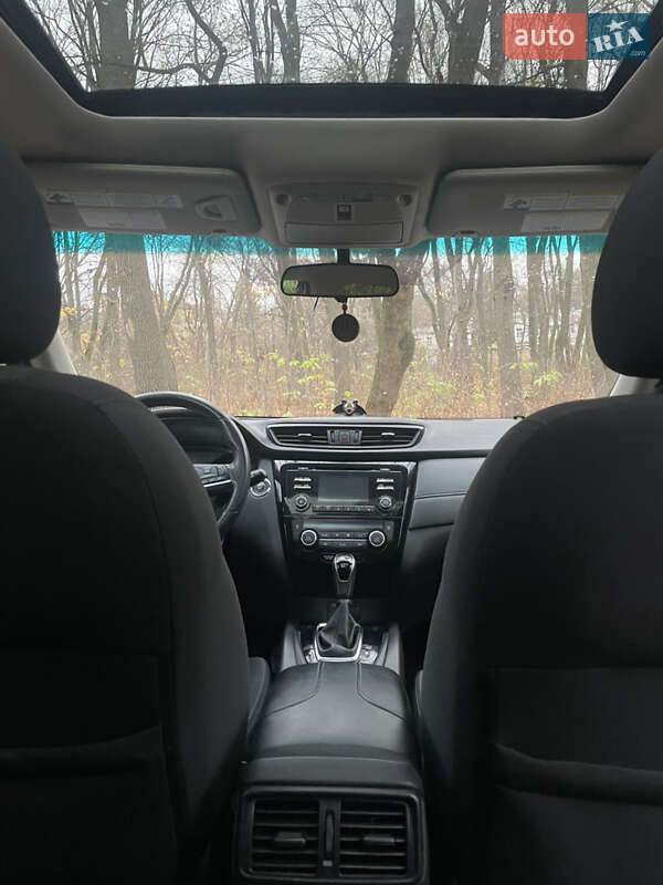 Позашляховик / Кросовер Nissan Rogue 2016 в Києві