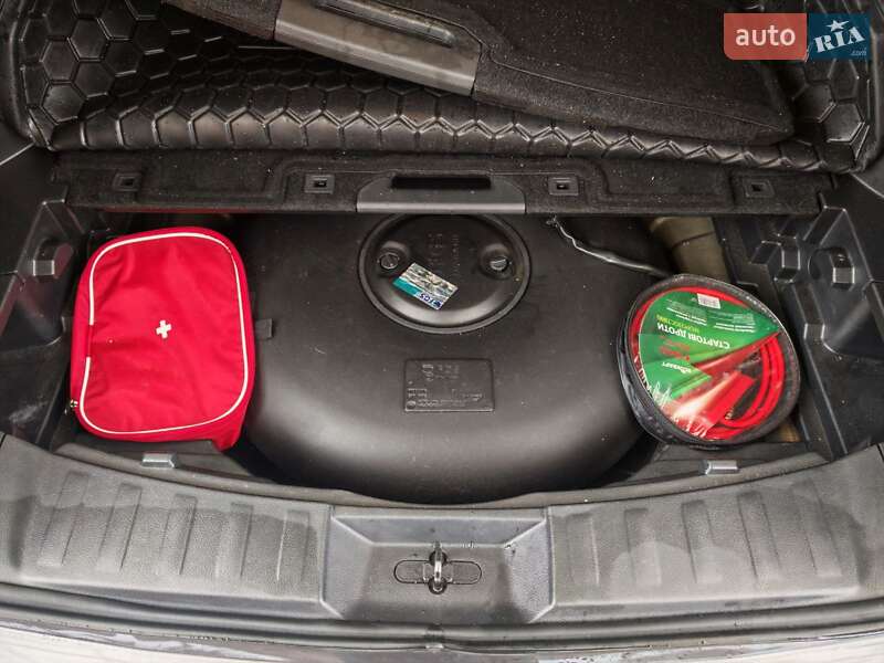 Внедорожник / Кроссовер Nissan Rogue 2017 в Харькове