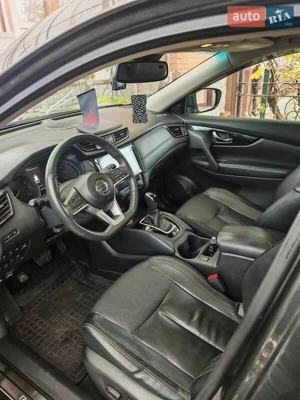 Внедорожник / Кроссовер Nissan Rogue 2017 в Харькове