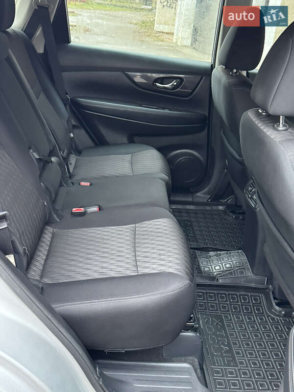 Внедорожник / Кроссовер Nissan Rogue 2018 в Ивано-Франковске