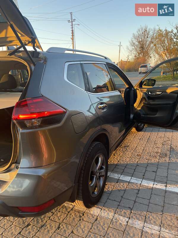 Внедорожник / Кроссовер Nissan Rogue 2017 в Львове