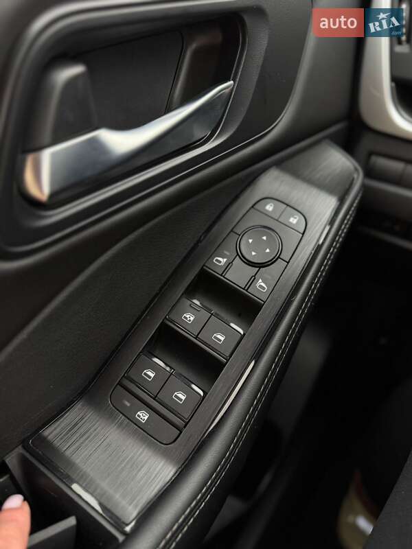 Внедорожник / Кроссовер Nissan Rogue 2023 в Ровно