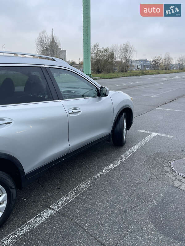 Позашляховик / Кросовер Nissan Rogue 2015 в Києві