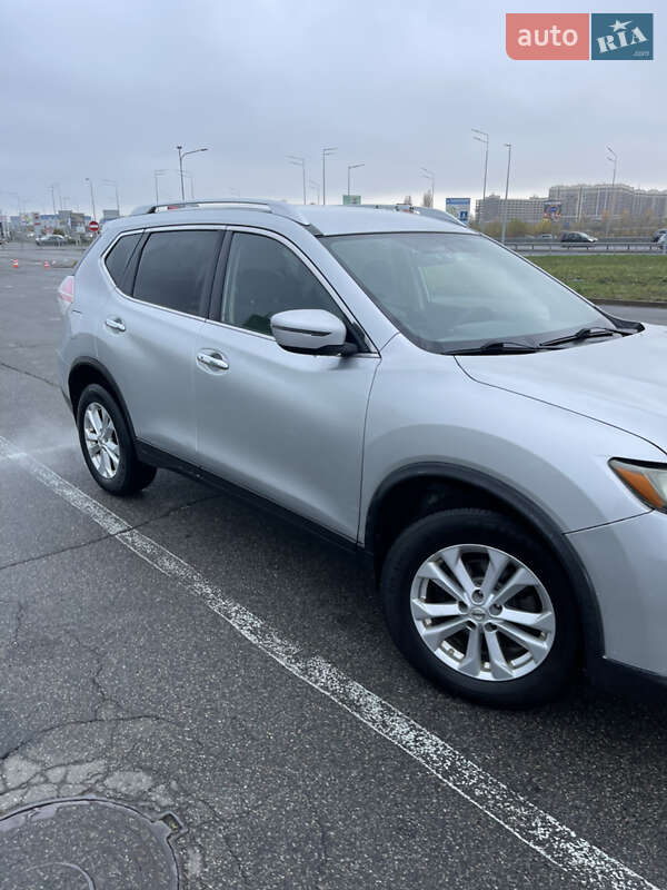 Позашляховик / Кросовер Nissan Rogue 2015 в Києві