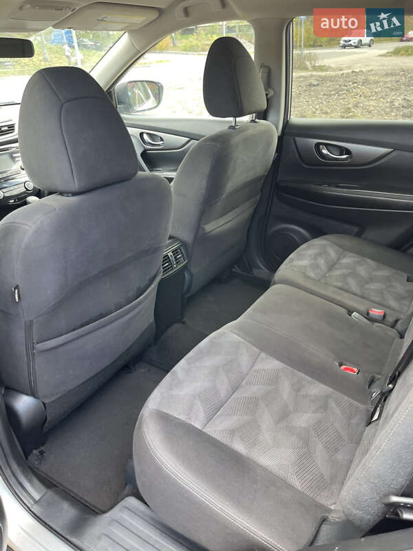 Позашляховик / Кросовер Nissan Rogue 2015 в Києві