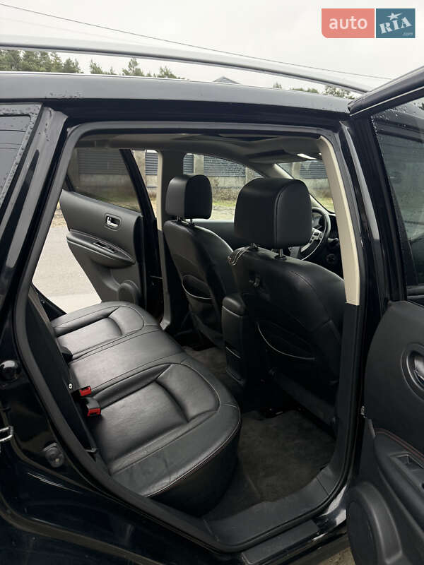 Внедорожник / Кроссовер Nissan Rogue 2012 в Луцке