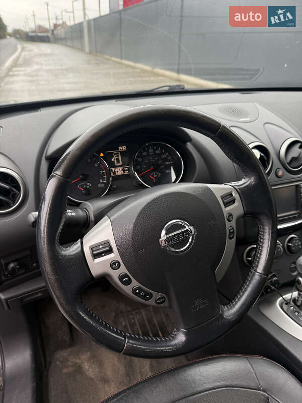 Внедорожник / Кроссовер Nissan Rogue 2012 в Луцке