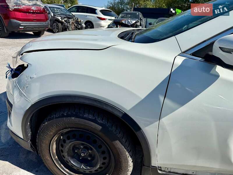 Внедорожник / Кроссовер Nissan Rogue 2017 в Киеве