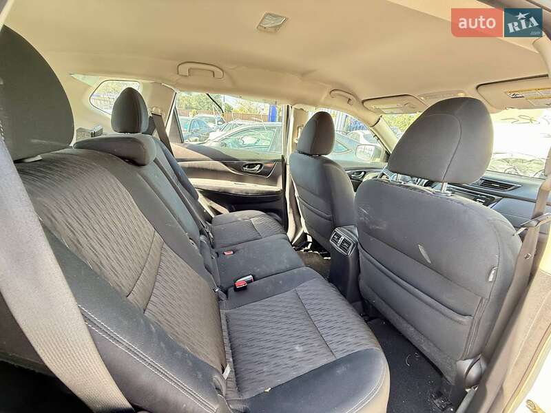 Внедорожник / Кроссовер Nissan Rogue 2017 в Киеве