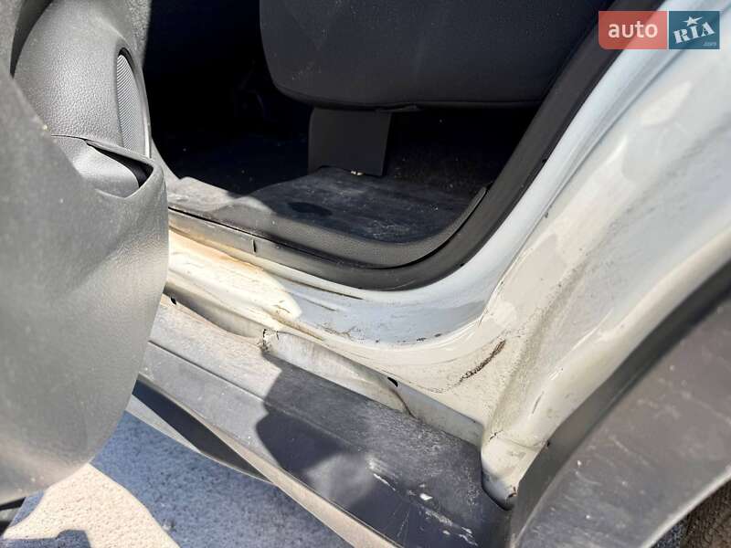 Внедорожник / Кроссовер Nissan Rogue 2017 в Киеве