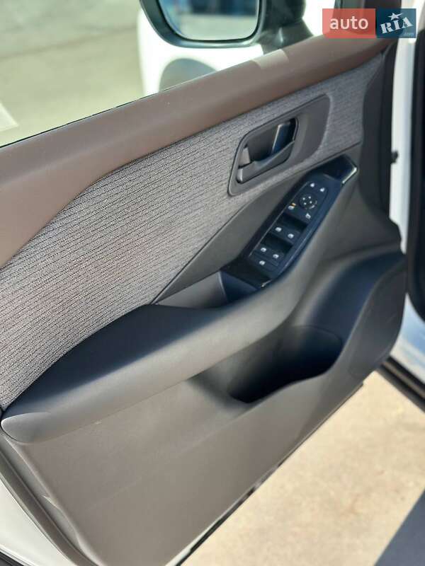 Внедорожник / Кроссовер Nissan Rogue 2023 в Киеве фото 46 Внедорожник / Кроссовер Nissan Rogue 2023 в Киеве