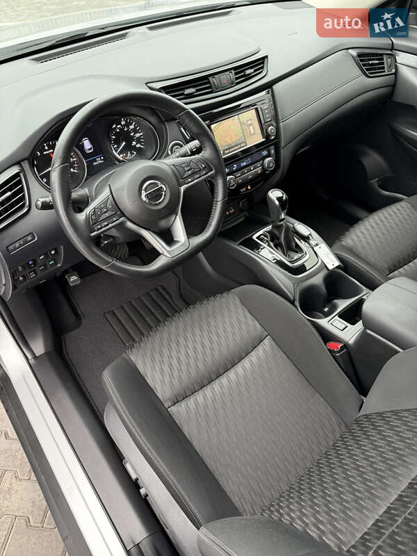 Внедорожник / Кроссовер Nissan Rogue 2018 в Тульчине