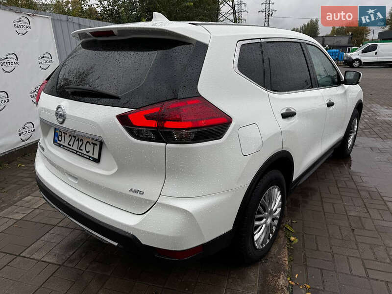 Внедорожник / Кроссовер Nissan Rogue 2016 в Днепре