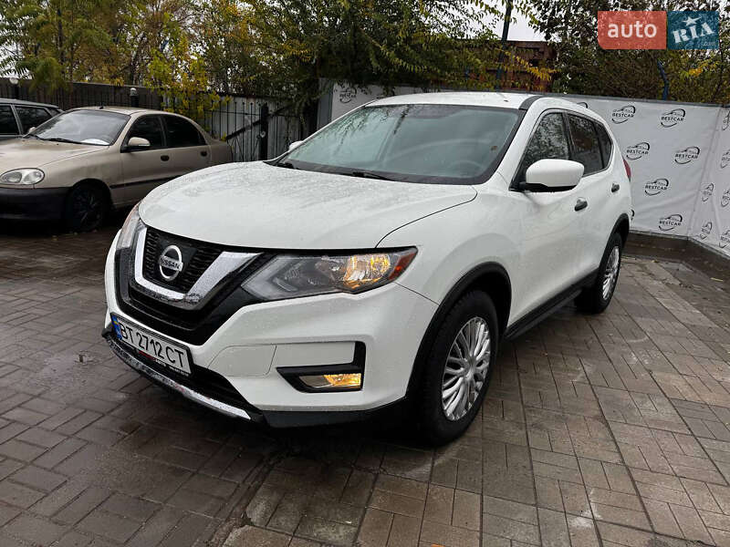 Внедорожник / Кроссовер Nissan Rogue 2016 в Днепре