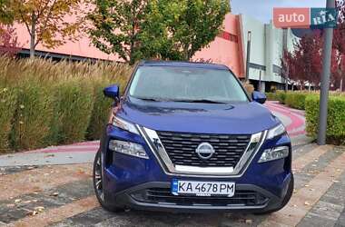 Внедорожник / Кроссовер Nissan Rogue 2023 в Киеве