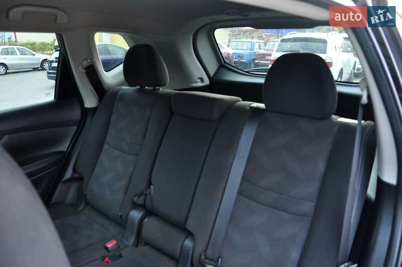 Позашляховик / Кросовер Nissan Rogue 2016 в Львові фото 23 Позашляховик / Кросовер Nissan Rogue 2016 в Львові