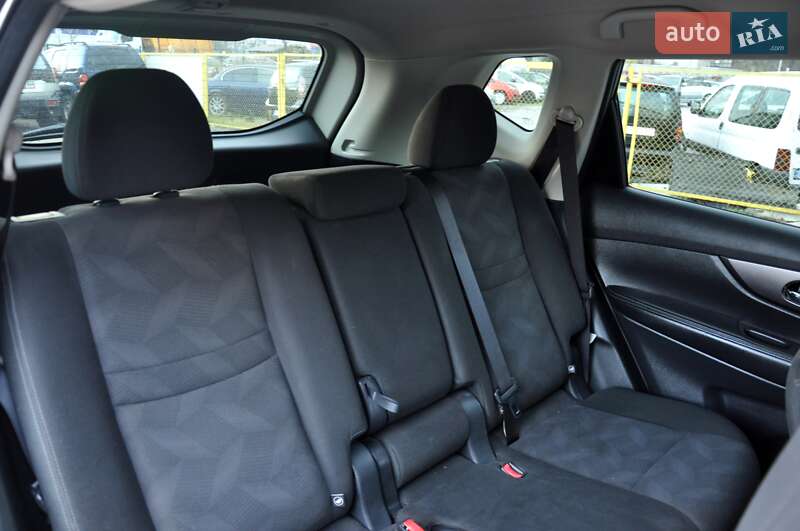 Позашляховик / Кросовер Nissan Rogue 2016 в Львові фото 27 Позашляховик / Кросовер Nissan Rogue 2016 в Львові