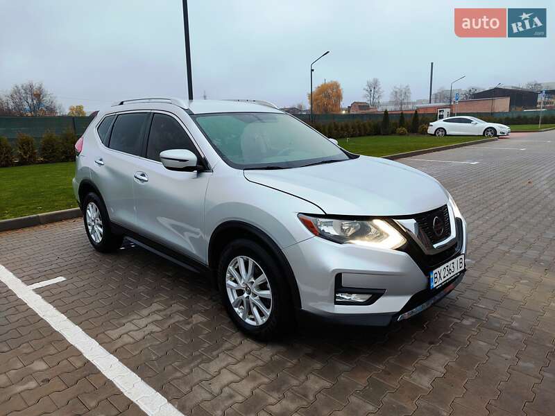 Внедорожник / Кроссовер Nissan Rogue 2017 в Виннице