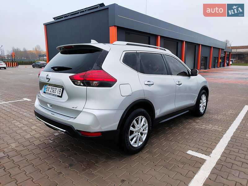 Внедорожник / Кроссовер Nissan Rogue 2017 в Виннице