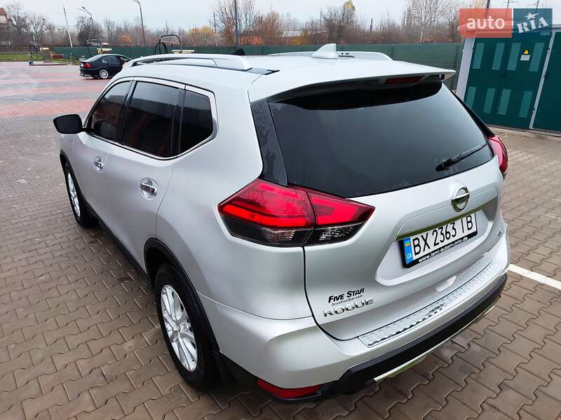 Внедорожник / Кроссовер Nissan Rogue 2017 в Виннице