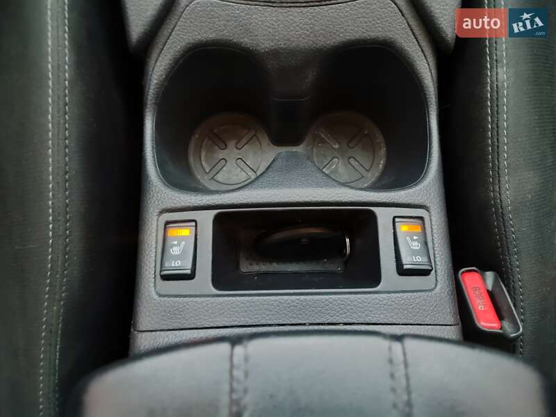 Внедорожник / Кроссовер Nissan Rogue 2017 в Виннице