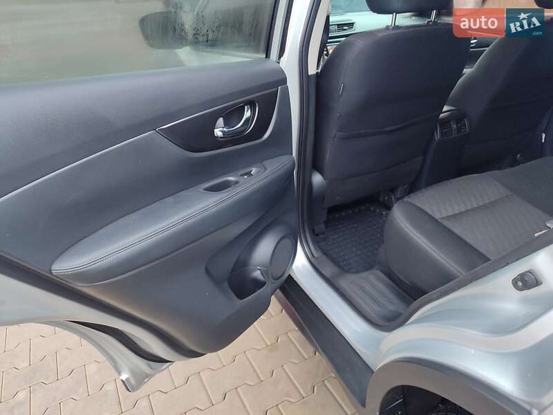 Внедорожник / Кроссовер Nissan Rogue 2017 в Виннице