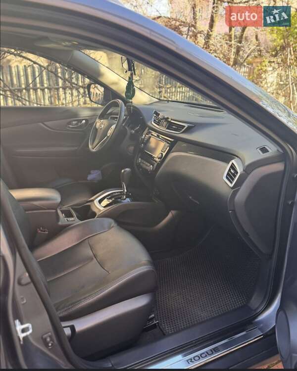 Внедорожник / Кроссовер Nissan Rogue 2016 в Ивано-Франковске