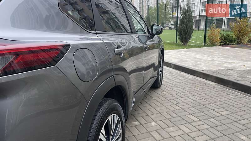 Внедорожник / Кроссовер Nissan Rogue 2023 в Днепре