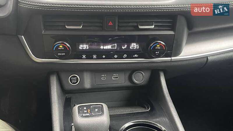 Внедорожник / Кроссовер Nissan Rogue 2023 в Днепре