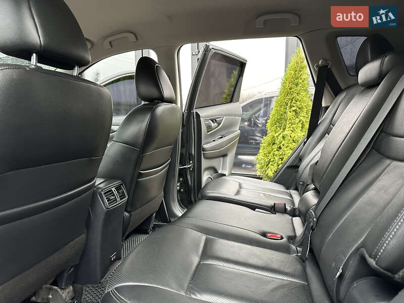 Внедорожник / Кроссовер Nissan Rogue 2018 в Харькове