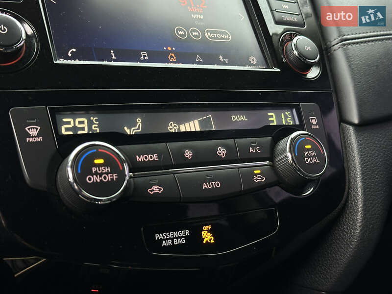 Внедорожник / Кроссовер Nissan Rogue 2018 в Харькове